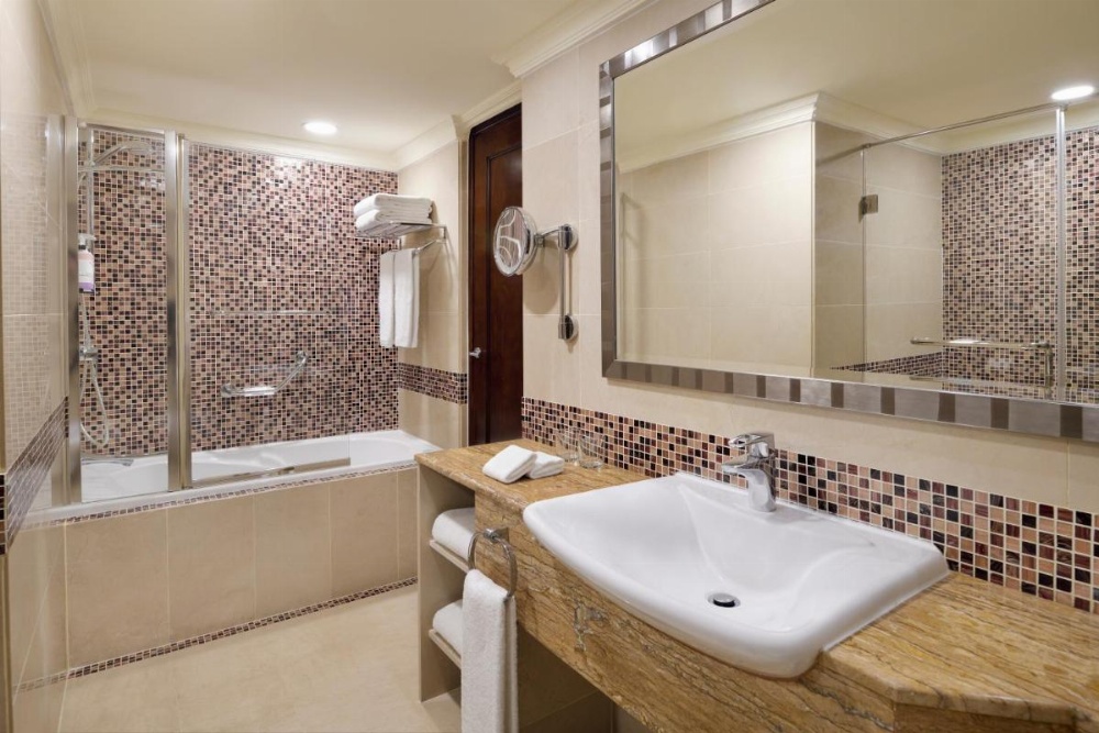 Room image 4